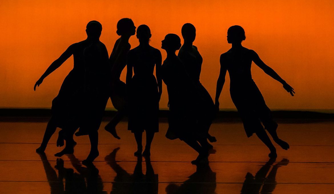 Dansende-mensen_pexels-joseph-phillips-1170x680